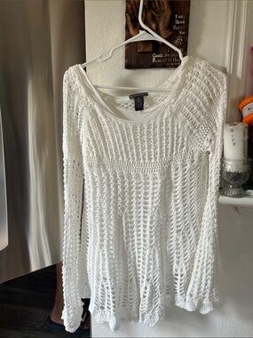 Chelsea & Theodore White Open-Weave Scoop Neck Sweater